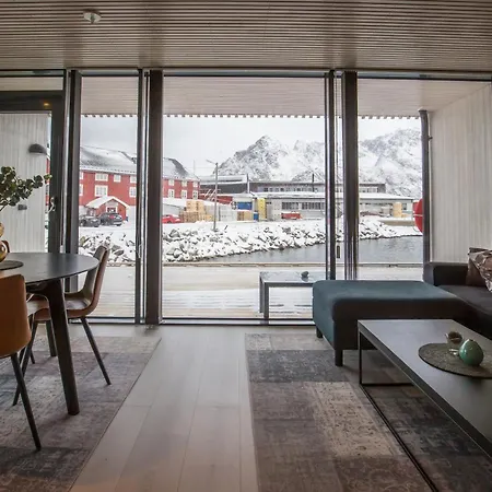 Opplev Nordlyset Og Bo Ved Sjokanten! Apartment Henningsvær